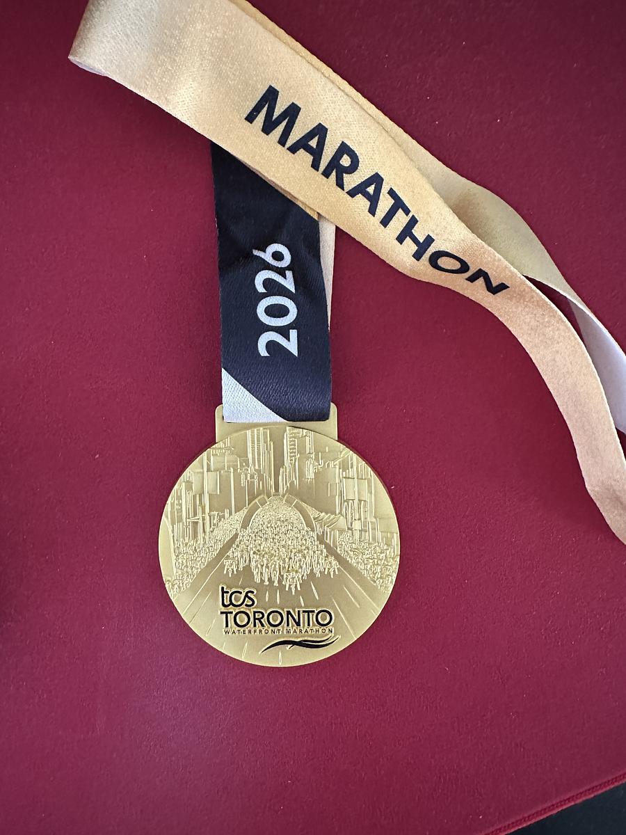 Medali Toronto TCS Waterfront Marathon, bagian depan