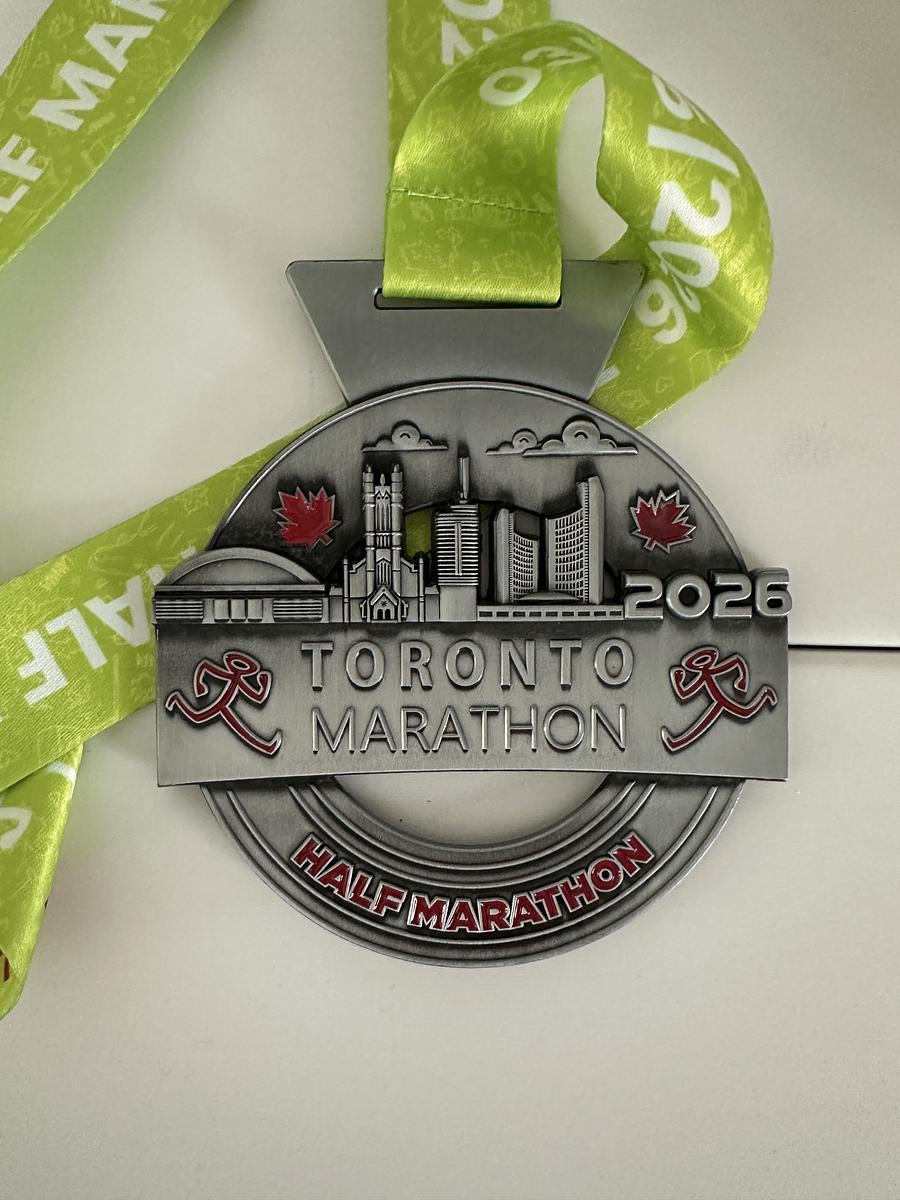 Toronto Marathonのメダル（表）