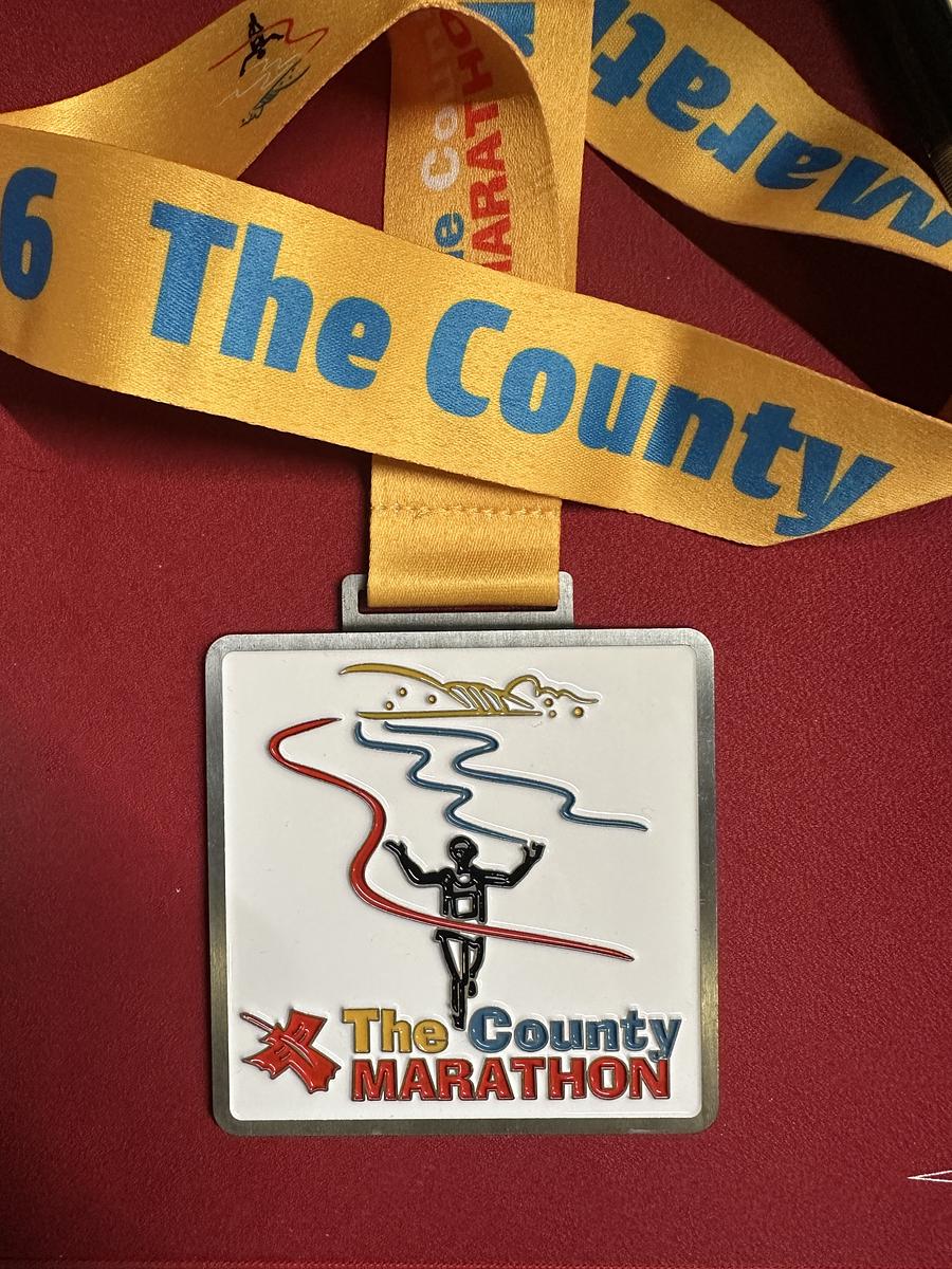 ميدالية The County Marathon، الوجه الأمامي