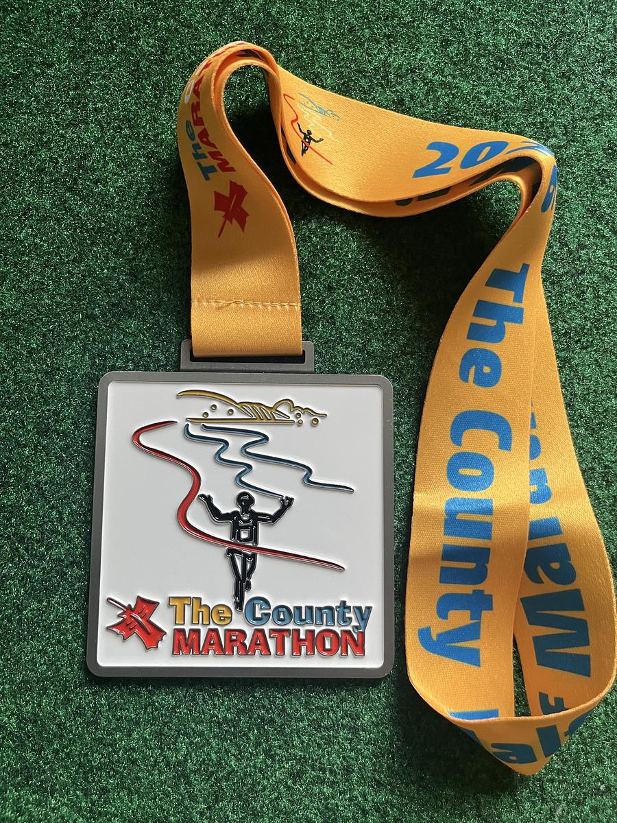 Medali The County Marathon, bagian depan